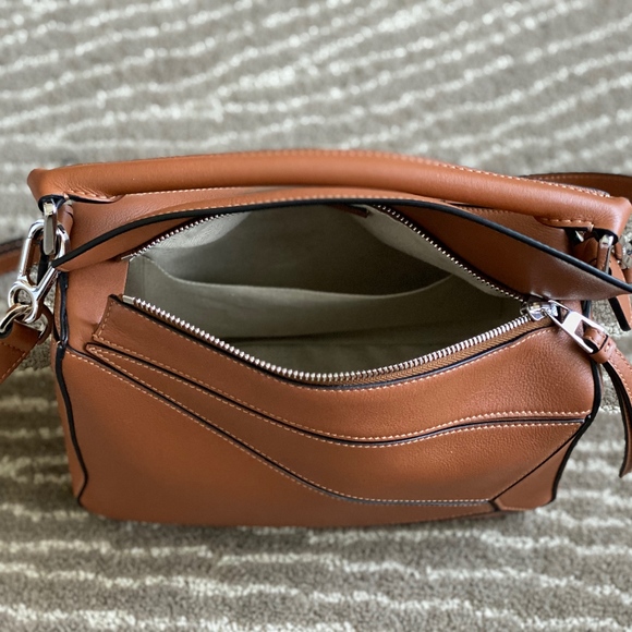 Loewe Small Tan Puzzle Bag - LIKE NEW - Picture 4 of 4